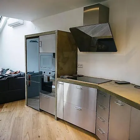 Daire Huge 3-bed Duplex W Sauna, Jacuzzi, Terrace & Ac *