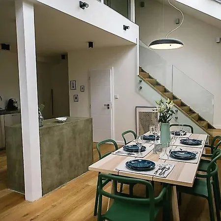 Daire Huge 3-bed Duplex W Sauna, Jacuzzi, Terrace & Ac